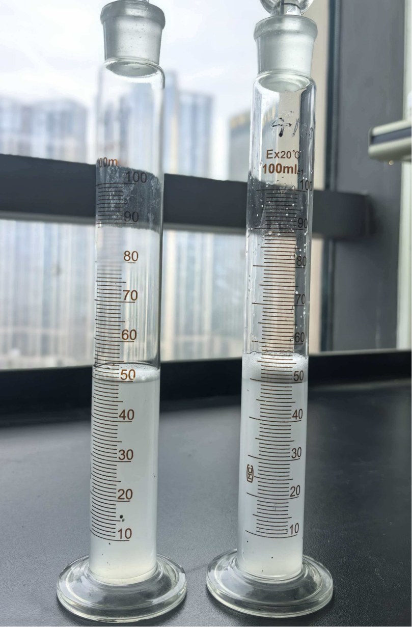 HY-600与进口4100起泡性对比（左HY-600右4100）